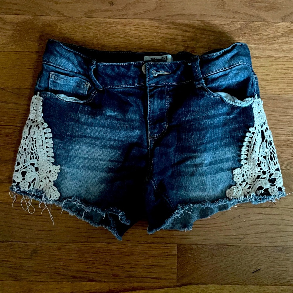 Lace jean shorts! (Has adjustable straps)